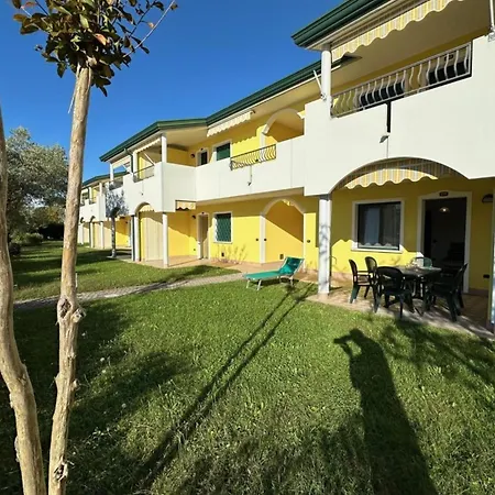 Apartment Relaxing Getaway With Pool And Garden In Bibione San Michele al Tagliamento