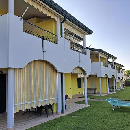 Apartment Relaxing Getaway With Pool And Garden In Bibione