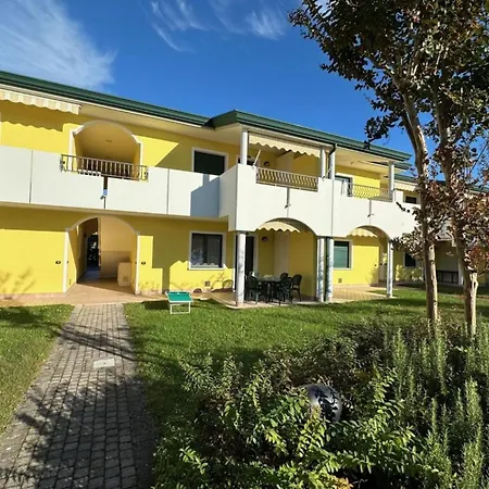 Relaxing Getaway With Pool And Garden In Bibione Apartment San Michele al Tagliamento