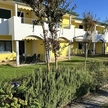 Apartment Relaxing Getaway With Pool And Garden In Bibione *